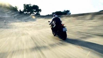 2014-bmw-s1000r-was-made-for-riding-hard-video-70686-7.jpg